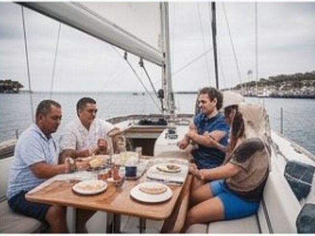 Çocuklarla Büyük Teknede Tatil: Güvenlik, Düzen ve Unutulmaz Günler